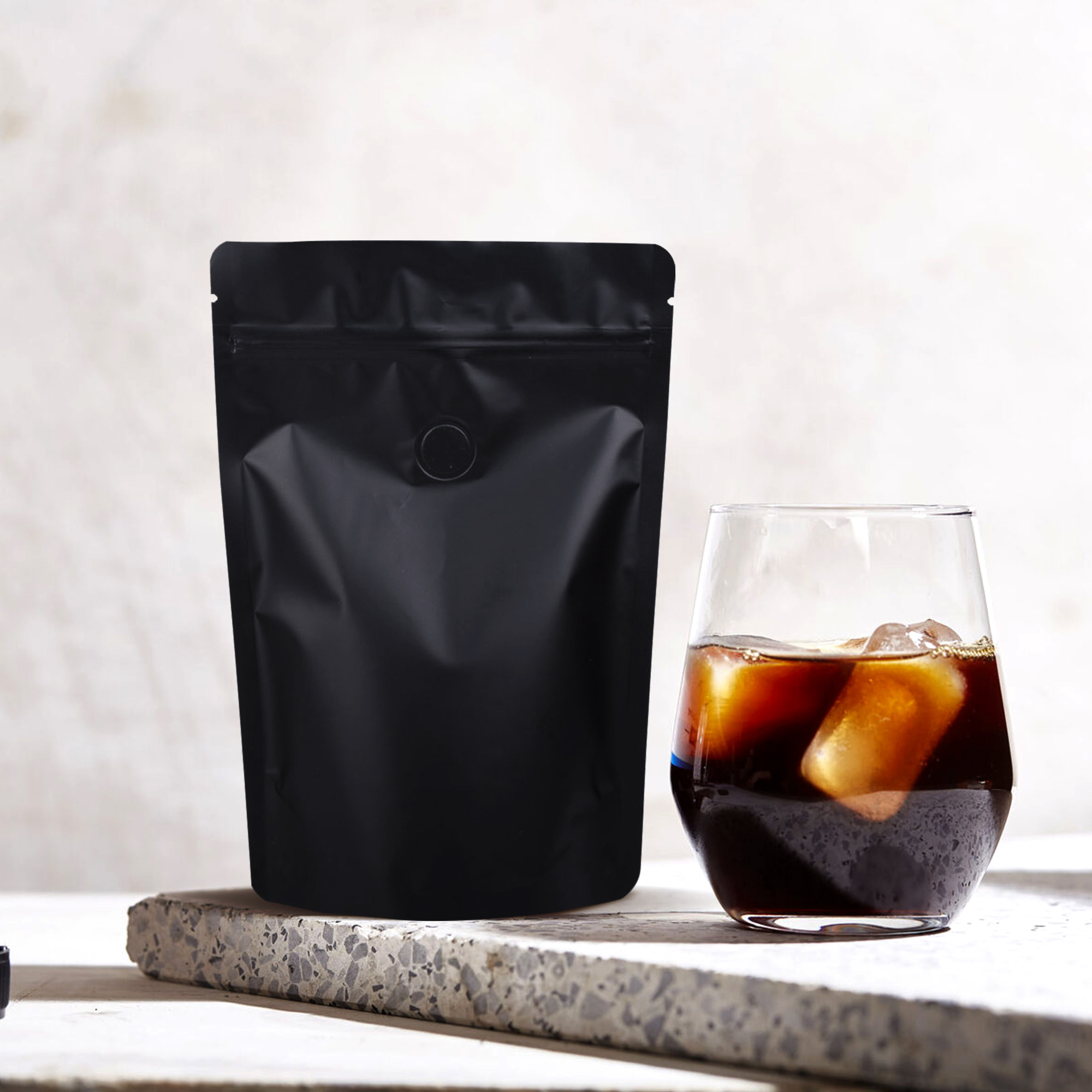 100pcs 8oz أسود غير لامع حقيبة القهوة مع صمام واحد في اتجاه واحد